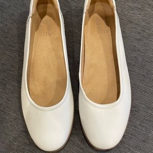 White Naturalizer ballet flats